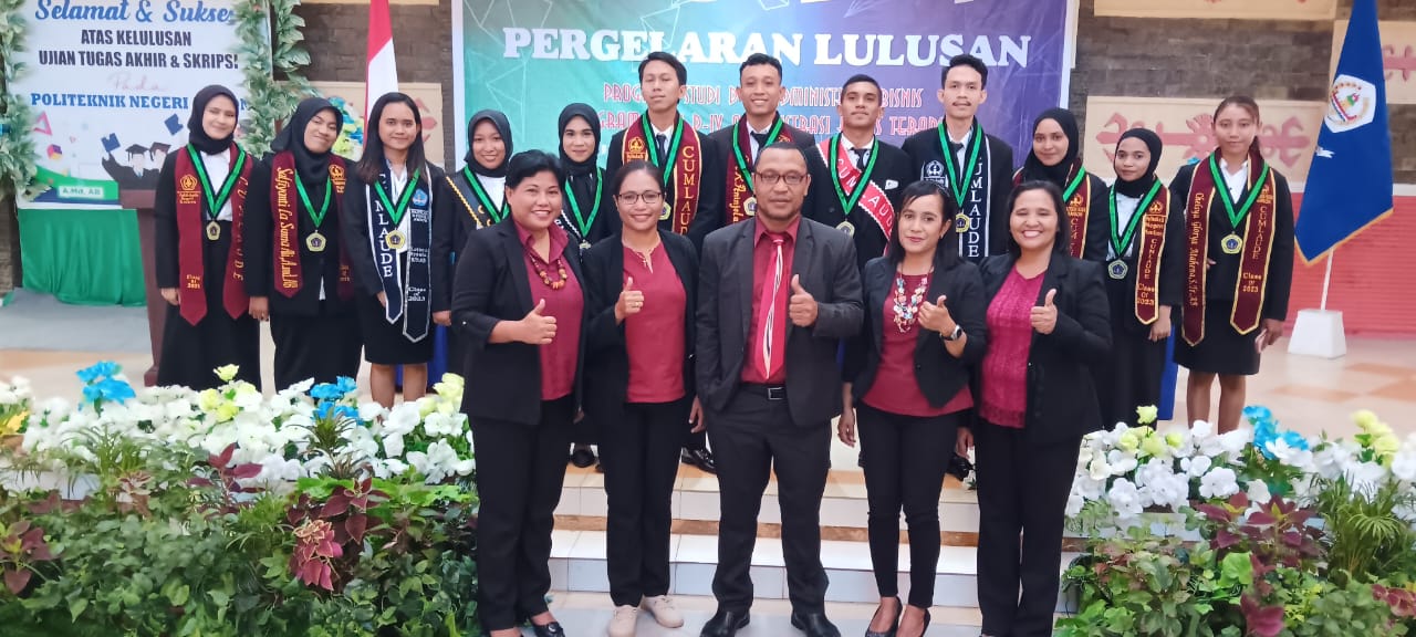 JURUSAN ADMINISTRASI NIAGA POLNAM LULUSKAN 143 MAHASISWA, 12 ORANG MERAIH PREDIKAT CUMLAUDE