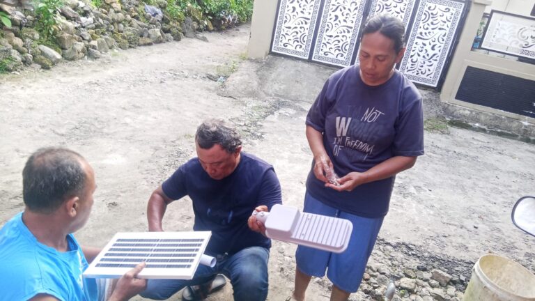 Polnam Melakukan Pelatihan dan Pemasangan Listrik Solar Cell